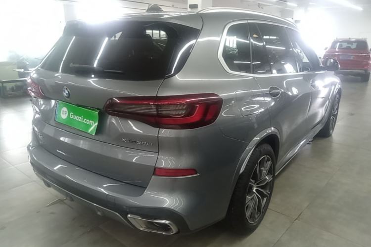 Used BMW X5 2022 Restyled xDrive 30Li Luxury Version M Sport Package Rear Right 45 Deg