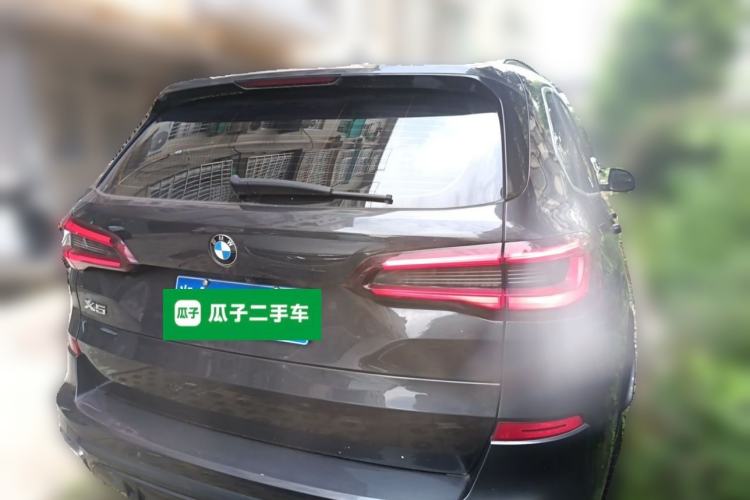 Used BMW X5 2022 xDrive 30Li Luxury M Sport Package Rear Right 45 Deg