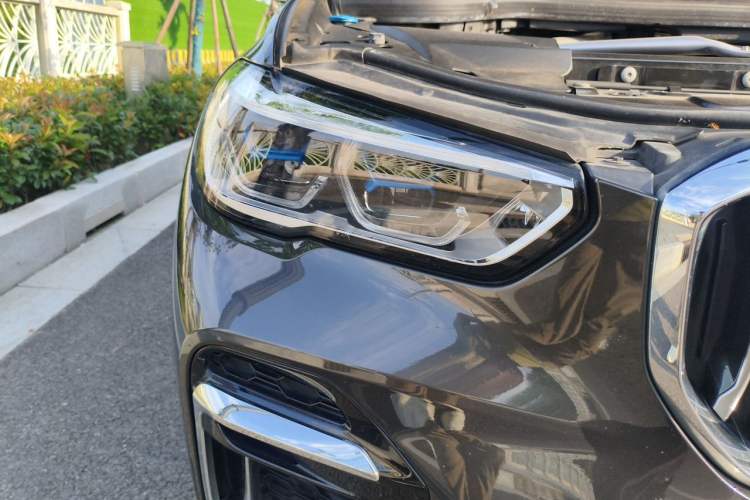Used BMW X5 2022 Restyled xDrive 40Li Luxury Edition M Sport Package Right Front Headlight