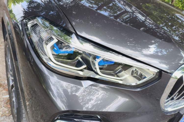 Used BMW X5 2022 Restyled xDrive 30Li Luxury Version M Sport Package Right Front Headlight