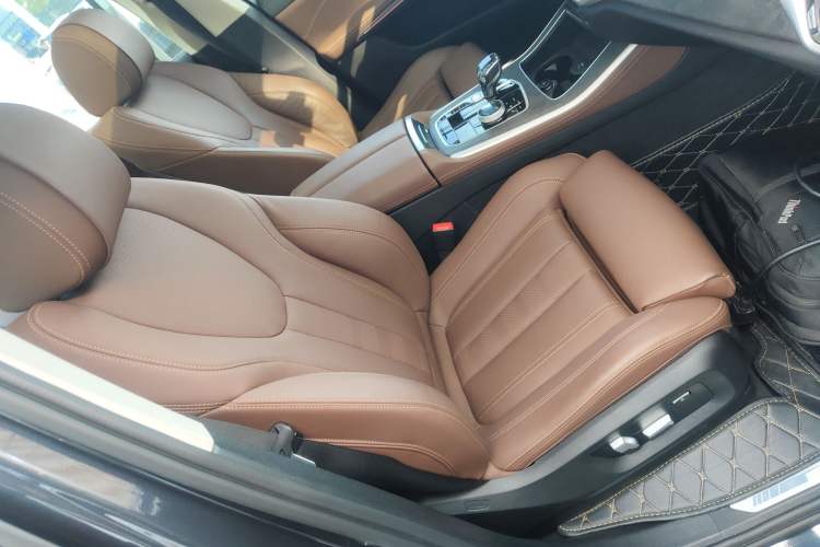 Used BMW X5 2022 xDrive40i M Sport Package Right Front Seat