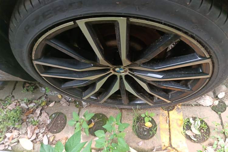 Used BMW X5 2022 xDrive 30Li Luxury M Sport Package Right Front Wheel Hub