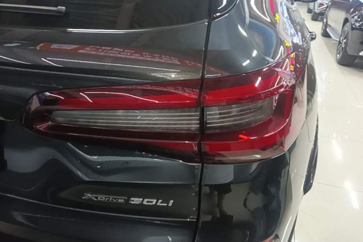 Used BMW X5 2022 Restyled xDrive 30Li Luxury Version M Sport Package Right Rear Taillight