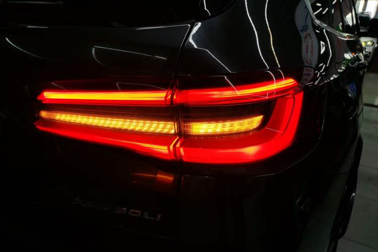 Used BMW X5 2022 xDrive 30Li Luxury M Sport Package Right Rear Taillight