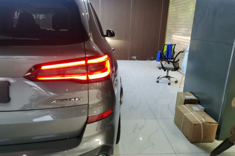 Used BMW X5 2022 Restyled xDrive 30Li Luxury Version M Sport Package Right Rear Taillight