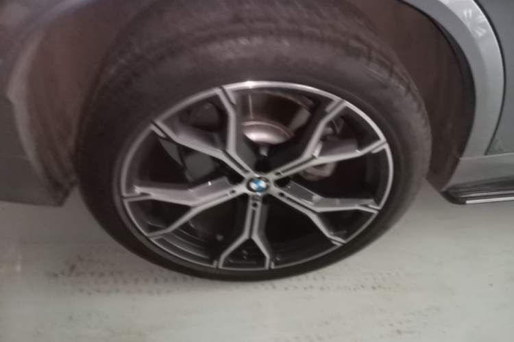 Used BMW X5 2022 Restyled xDrive 40Li M Sport Package Right Rear Wheel Hub