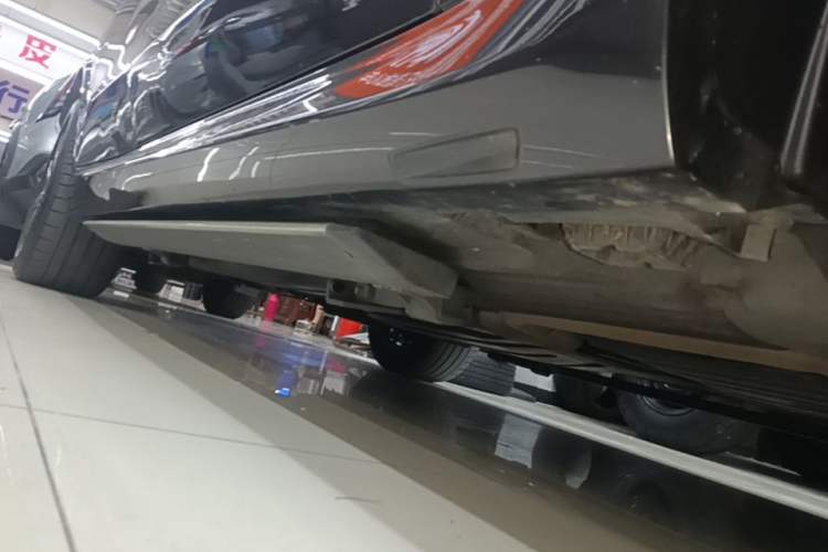Used BMW X5 2022 Restyled xDrive 30Li Luxury Version M Sport Package Right Side Sill