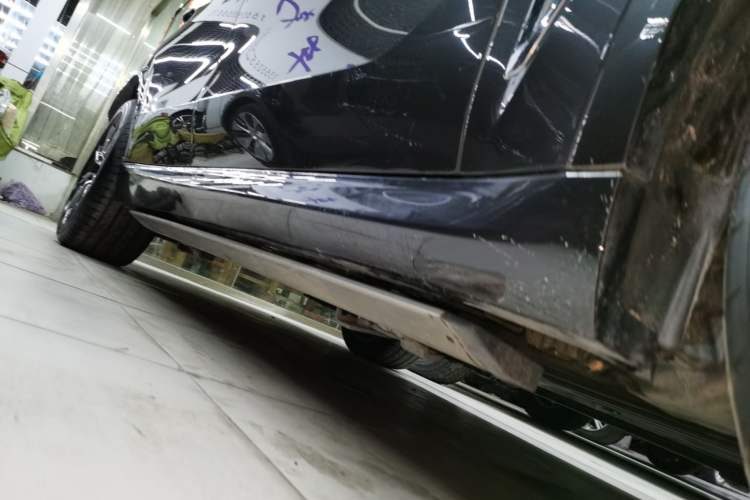 Used BMW X5 2022 xDrive 30Li Luxury M Sport Package Right Side Sill
