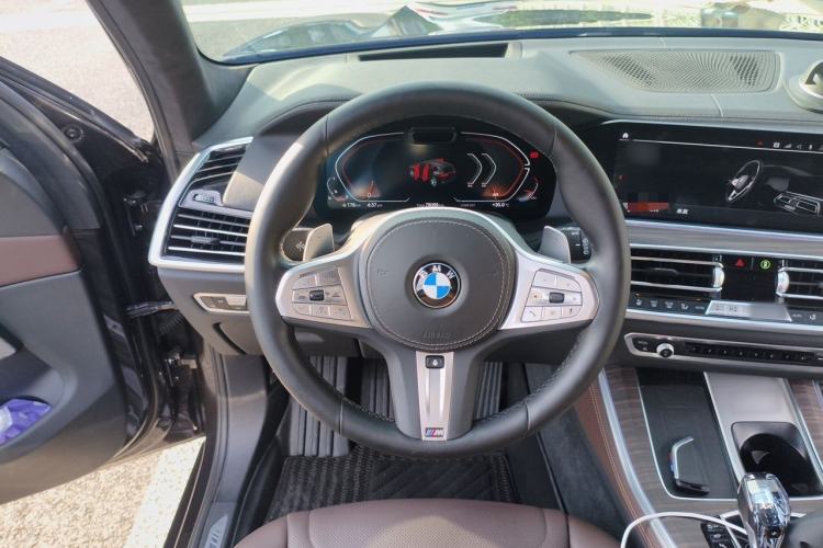 Used BMW X5 2022 Restyled xDrive 40Li Luxury Edition M Sport Package Steering Wheel
