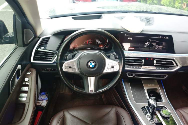 Used BMW X5 2022 xDrive 30Li Luxury M Sport Package Steering Wheel