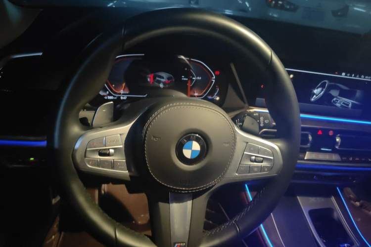 Used BMW X5 2022 Restyled xDrive 30Li Luxury Version M Sport Package Steering Wheel