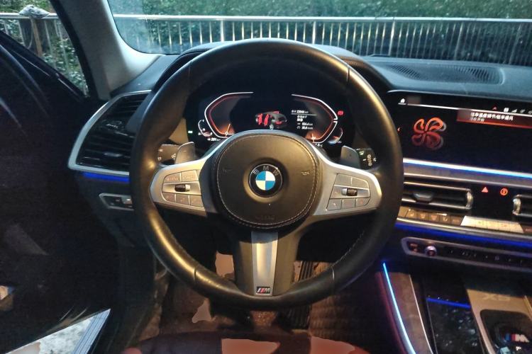 Used BMW X5 2022 Restyled xDrive 30Li Luxury Version M Sport Package Steering Wheel