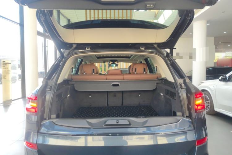 Used BMW X5 2022 xDrive40i M Sport Package Trunk