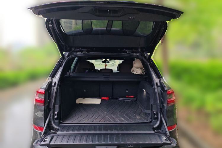 Used BMW X5 2022 Restyled xDrive 40Li M Sport Package Trunk