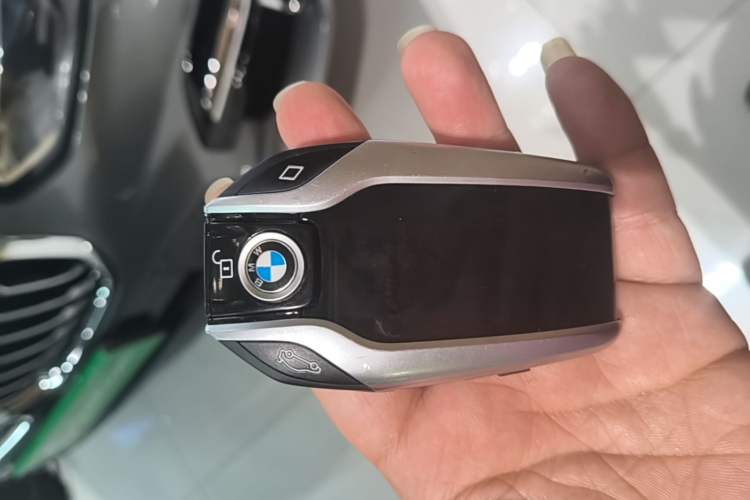 Used BMW X5 2022 xDrive 30Li Luxury M Sport Package Vehicle Key