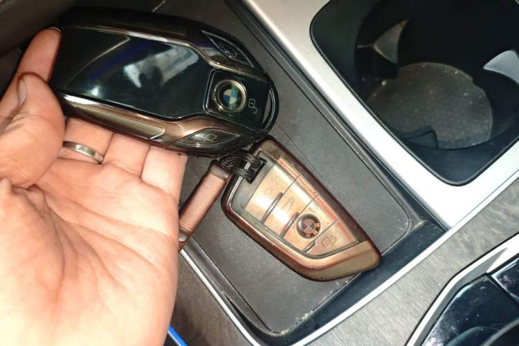 Used BMW X5 2022 xDrive 30Li Luxury M Sport Package Vehicle Key