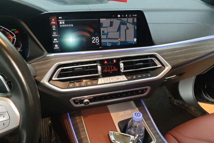 Used BMW X5 2022 xDrive 30Li Luxury M Sport Package Audio And AC Panel