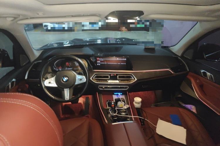 Used BMW X5 2022 xDrive 30Li Luxury M Sport Package Center Console
