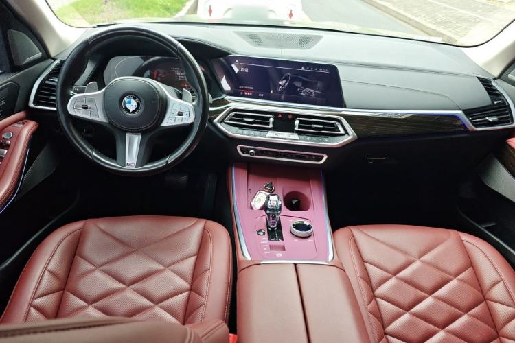 Used BMW X5 2022 xDrive 30Li Luxury M Sport Package Center Console