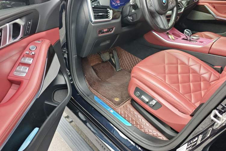 Used BMW X5 2022 xDrive 30Li Luxury M Sport Package Driver Seat