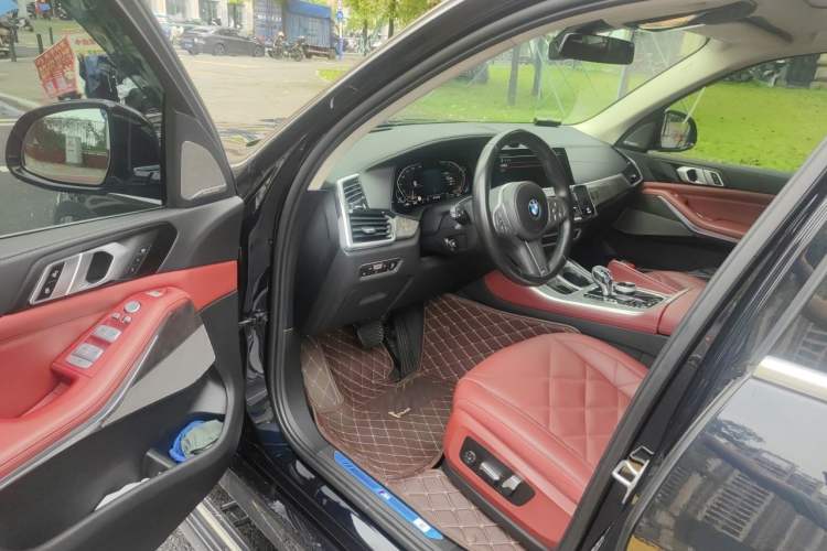 Used BMW X5 2022 xDrive 30Li Luxury M Sport Package Driver Seat
