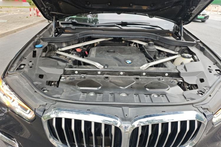Used BMW X5 2022 xDrive 30Li Luxury M Sport Package Engine Bay