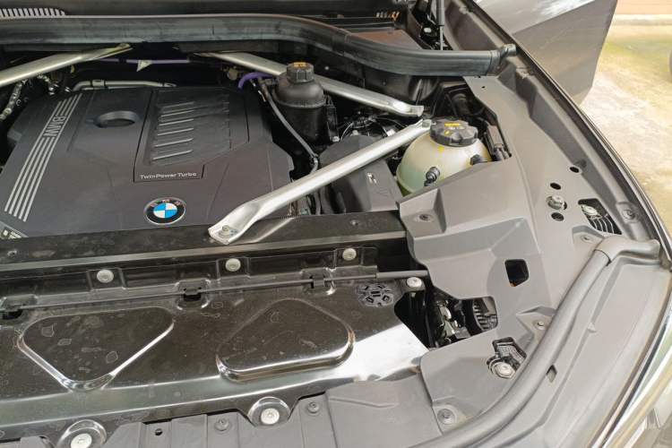 Used BMW X5 2022 Restyled xDrive 40Li M Sport Package Engine Bay Left