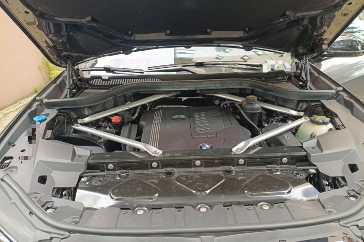 Used BMW X5 2022 Restyled xDrive 40Li M Sport Package Engine Bay
