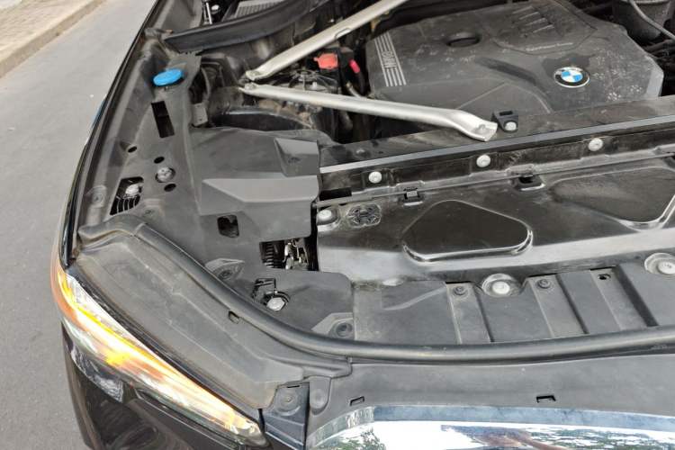 Used BMW X5 2022 xDrive 30Li Luxury M Sport Package Engine Bay Right