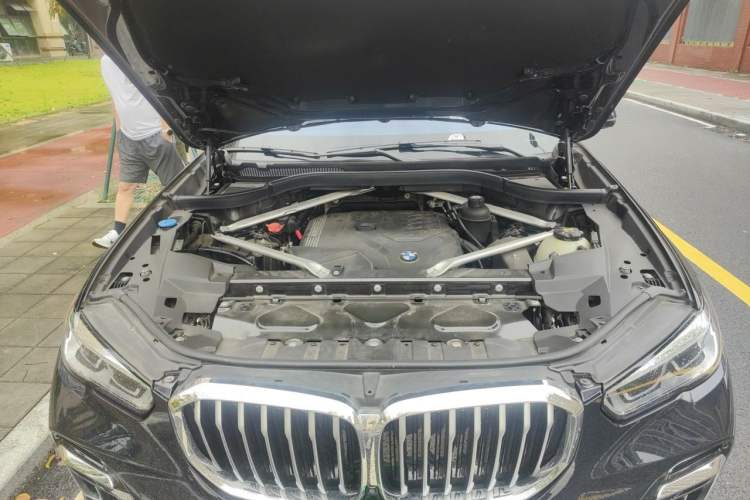Used BMW X5 2022 xDrive 30Li Luxury M Sport Package Engine Bay