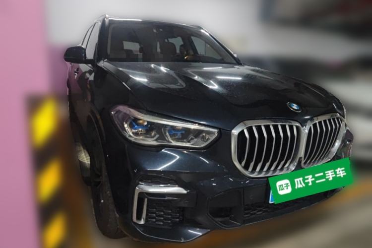 Used BMW X5 2022 xDrive 30Li Luxury M Sport Package Front Right 45 Deg