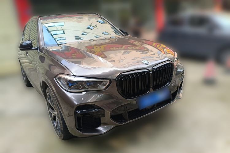 Used BMW X5 2022 Restyled xDrive 40Li M Sport Package Front Right 45 Deg