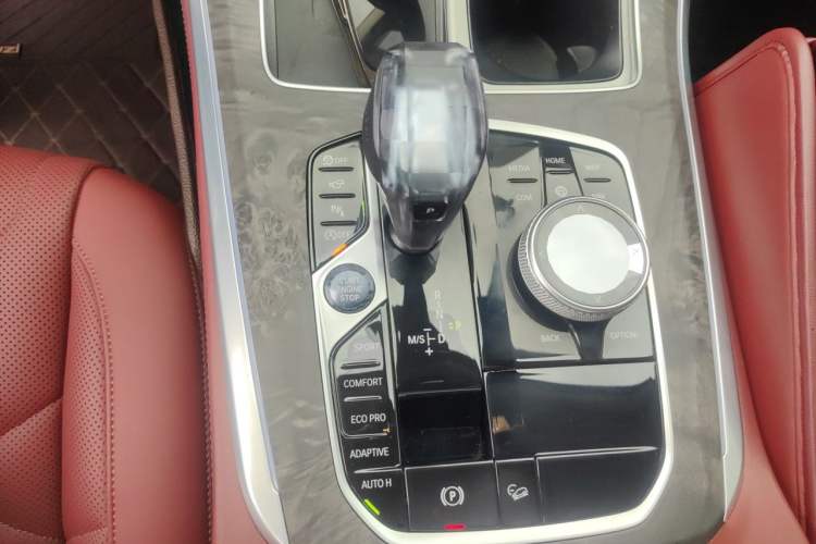 Used BMW X5 2022 xDrive 30Li Luxury M Sport Package Gear Lever