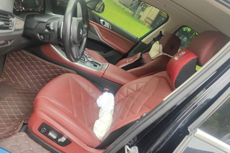 Used BMW X5 2022 xDrive 30Li Luxury M Sport Package Left Front Seat