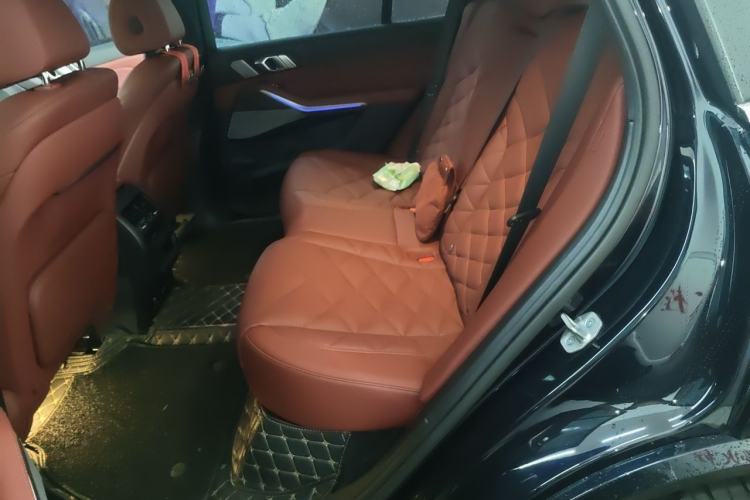 Used BMW X5 2022 xDrive 30Li Luxury M Sport Package Left Rear Seat
