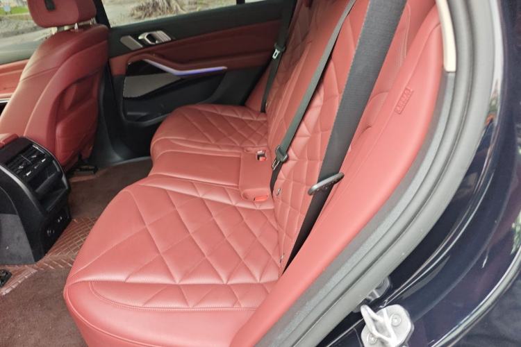 Used BMW X5 2022 xDrive 30Li Luxury M Sport Package Left Rear Seat