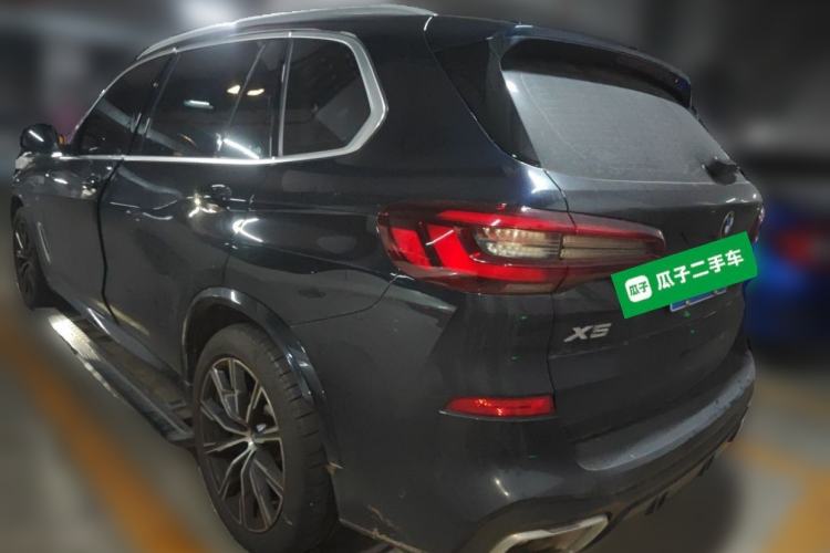 Used BMW X5 2022 xDrive 30Li Luxury M Sport Package Rear Left 45 Deg