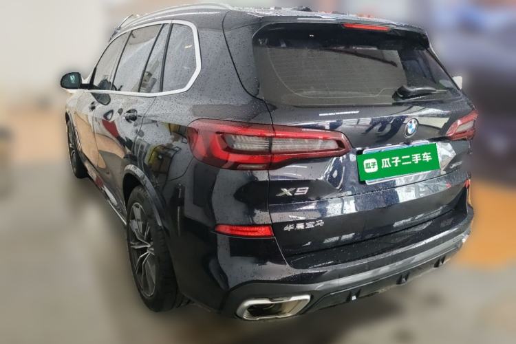Used BMW X5 2022 xDrive 30Li Luxury M Sport Package Rear Left 45 Deg