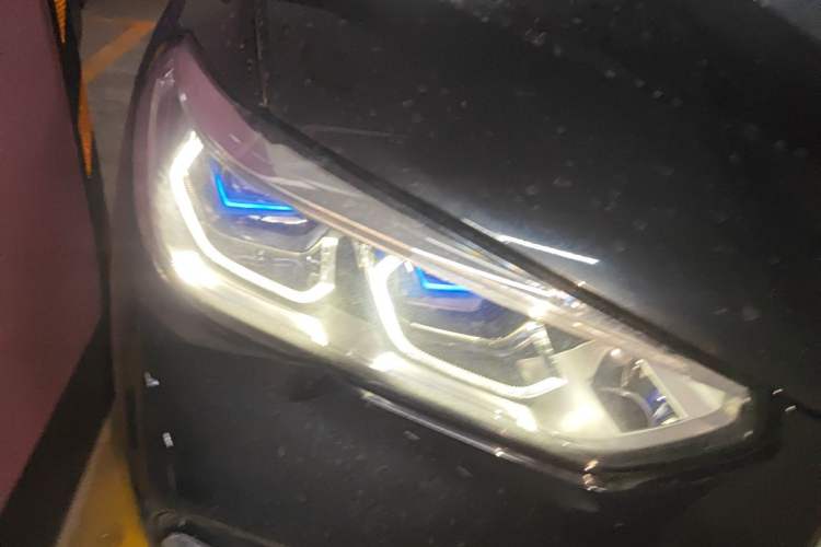 Used BMW X5 2022 xDrive 30Li Luxury M Sport Package Right Front Headlight