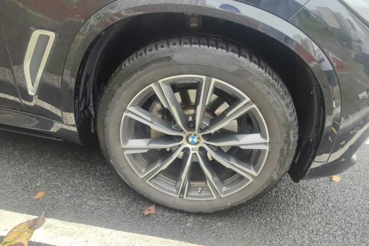 Used BMW X5 2022 xDrive 30Li Luxury M Sport Package Right Front Wheel Hub