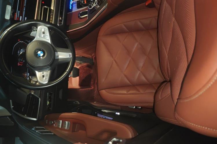 Used BMW X5 2022 xDrive 30Li Luxury M Sport Package Steering Wheel