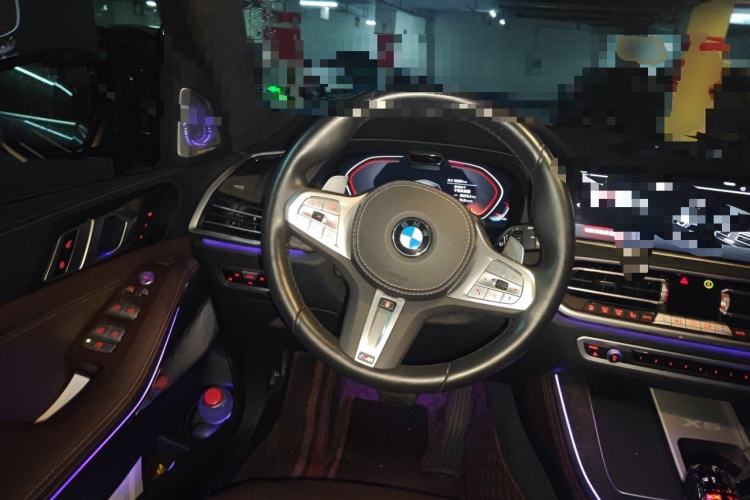 Used BMW X5 2022 xDrive 40Li Luxury Edition M Sport Package Steering Wheel