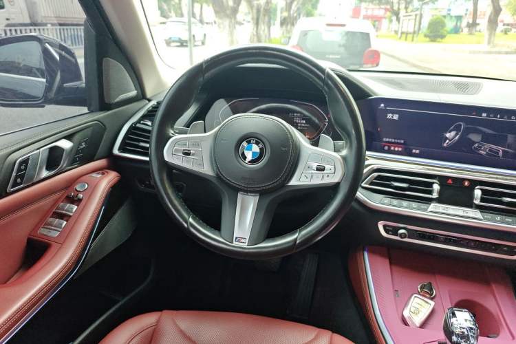 Used BMW X5 2022 xDrive 30Li Luxury M Sport Package Steering Wheel