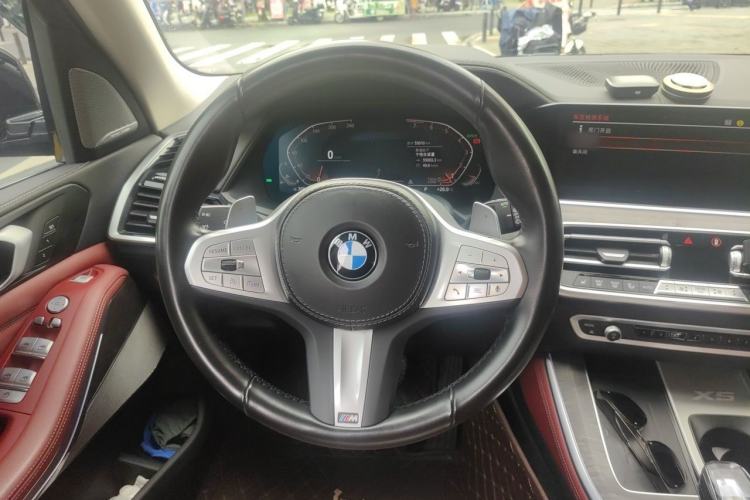 Used BMW X5 2022 xDrive 30Li Luxury M Sport Package Steering Wheel