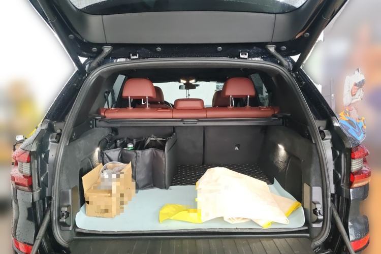 Used BMW X5 2022 xDrive 30Li Luxury M Sport Package Trunk