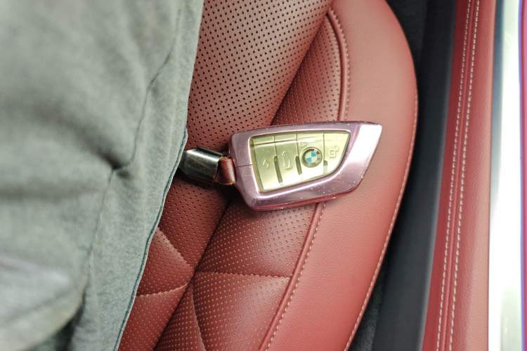 Used BMW X5 2022 xDrive 30Li Luxury M Sport Package Vehicle Key