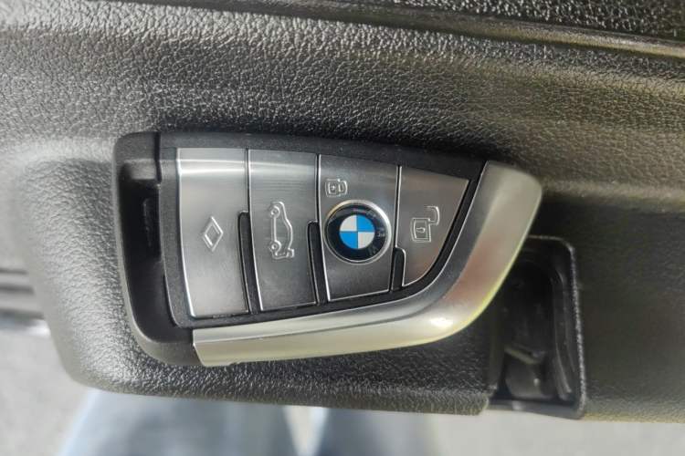 Used BMW X5 2022 xDrive 30Li Luxury M Sport Package Vehicle Key