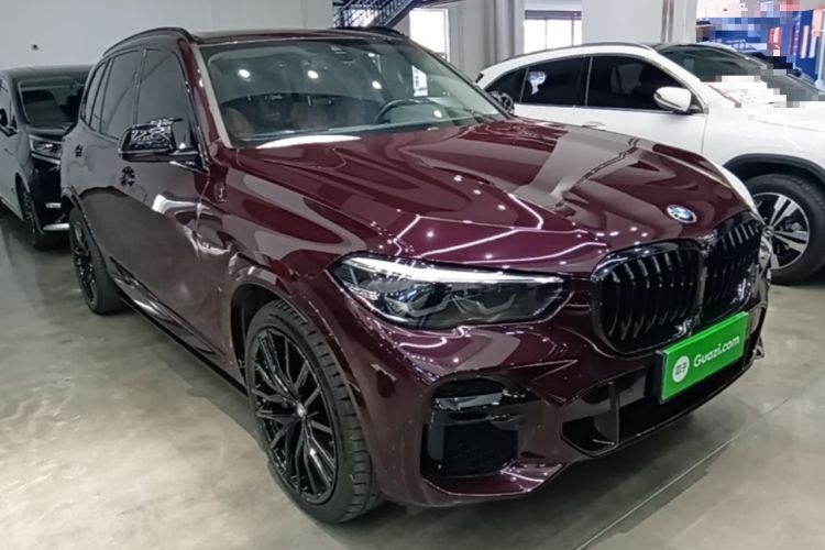 Used BMW X5 2022 xDrive30i M Sport Package Front Right 45 Deg