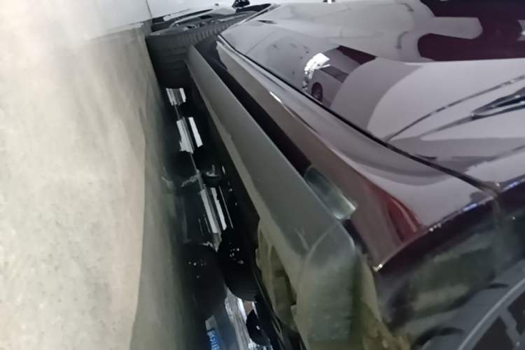 Used BMW X5 2022 xDrive30i M Sport Package Right Side Sill