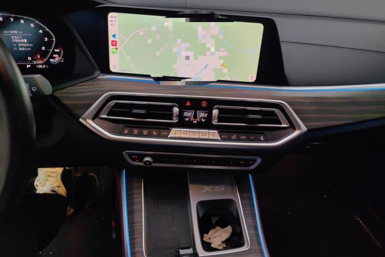Used BMW X5 2022 Restyled xDrive 40Li M Sport Package Audio And AC Panel